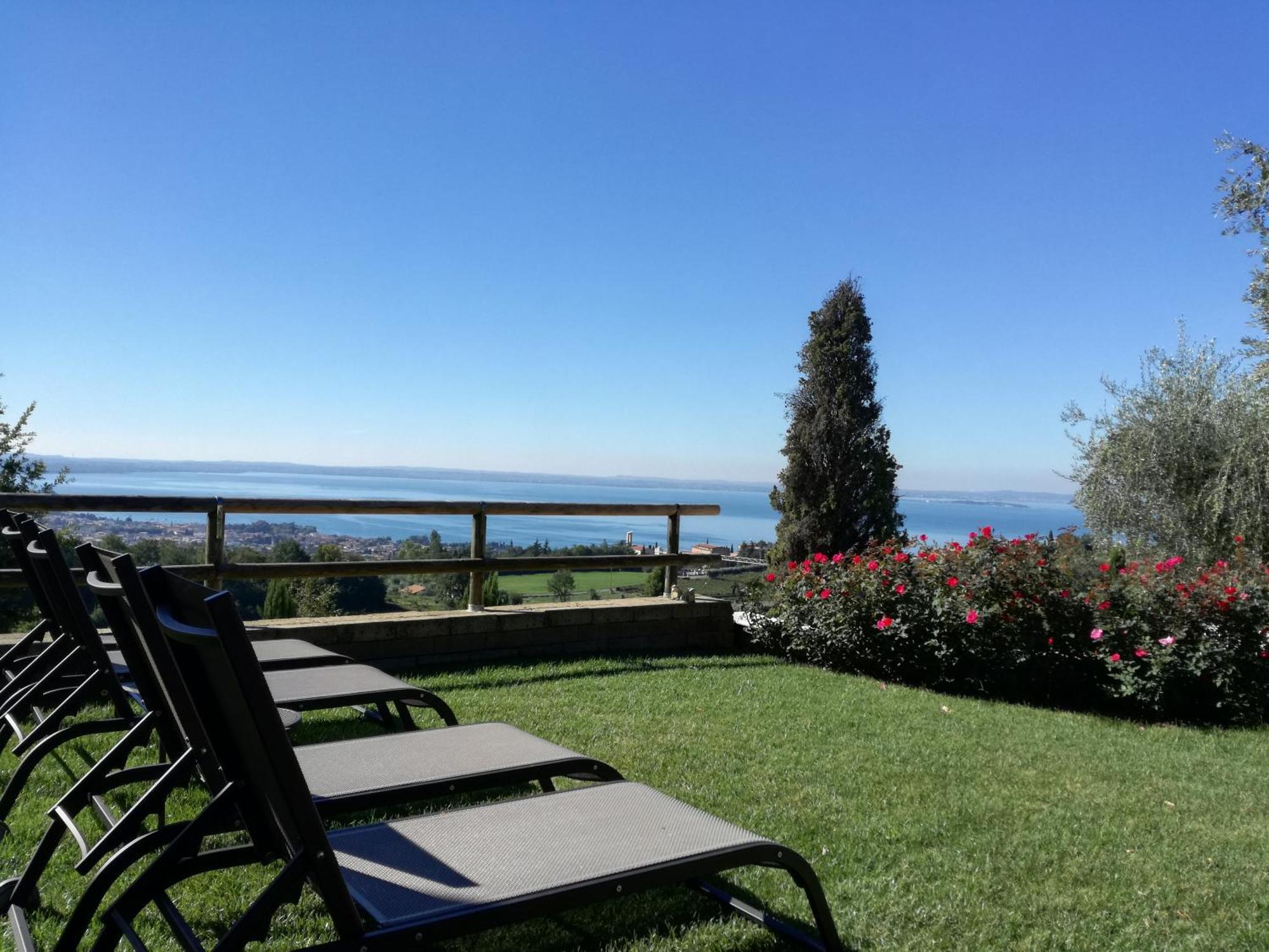 Relais Colle San Giorgio Bed & Breakfast Bardolino Exterior photo