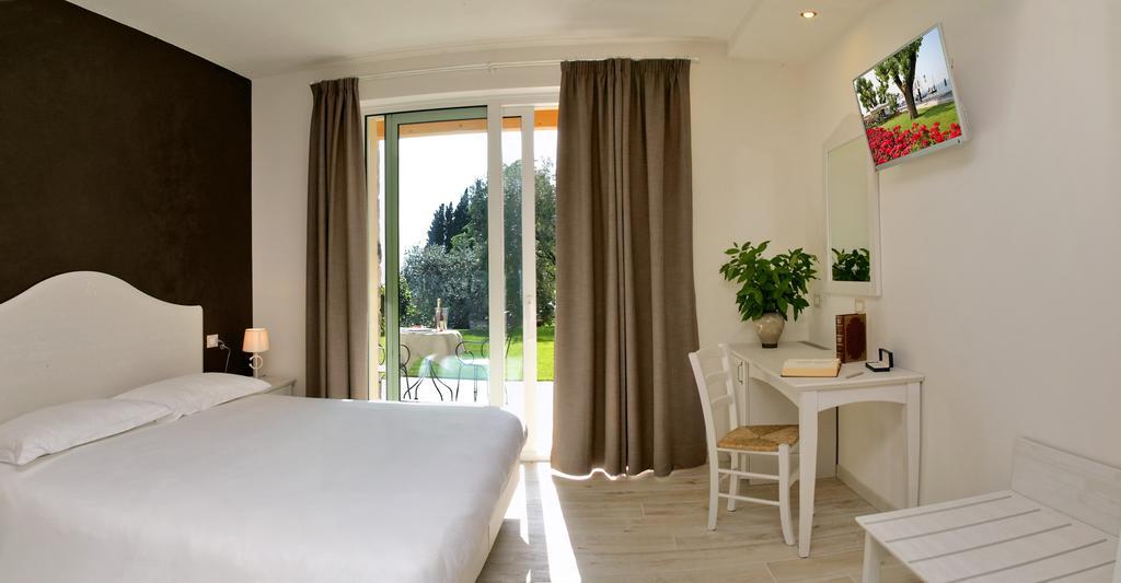Relais Colle San Giorgio Bed & Breakfast Bardolino Room photo